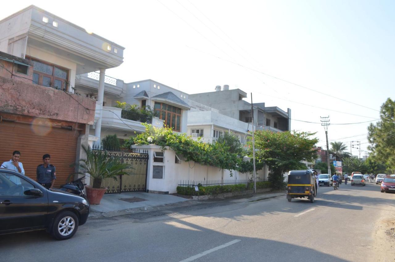 Sandy'S Homestay 贾姆穆 外观 照片